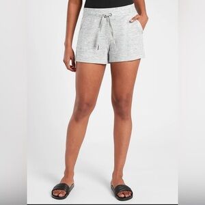 Athleta  Shorts Womens Small Grey Mid Rise Drawstring Pockets Balance 4" Shortie
